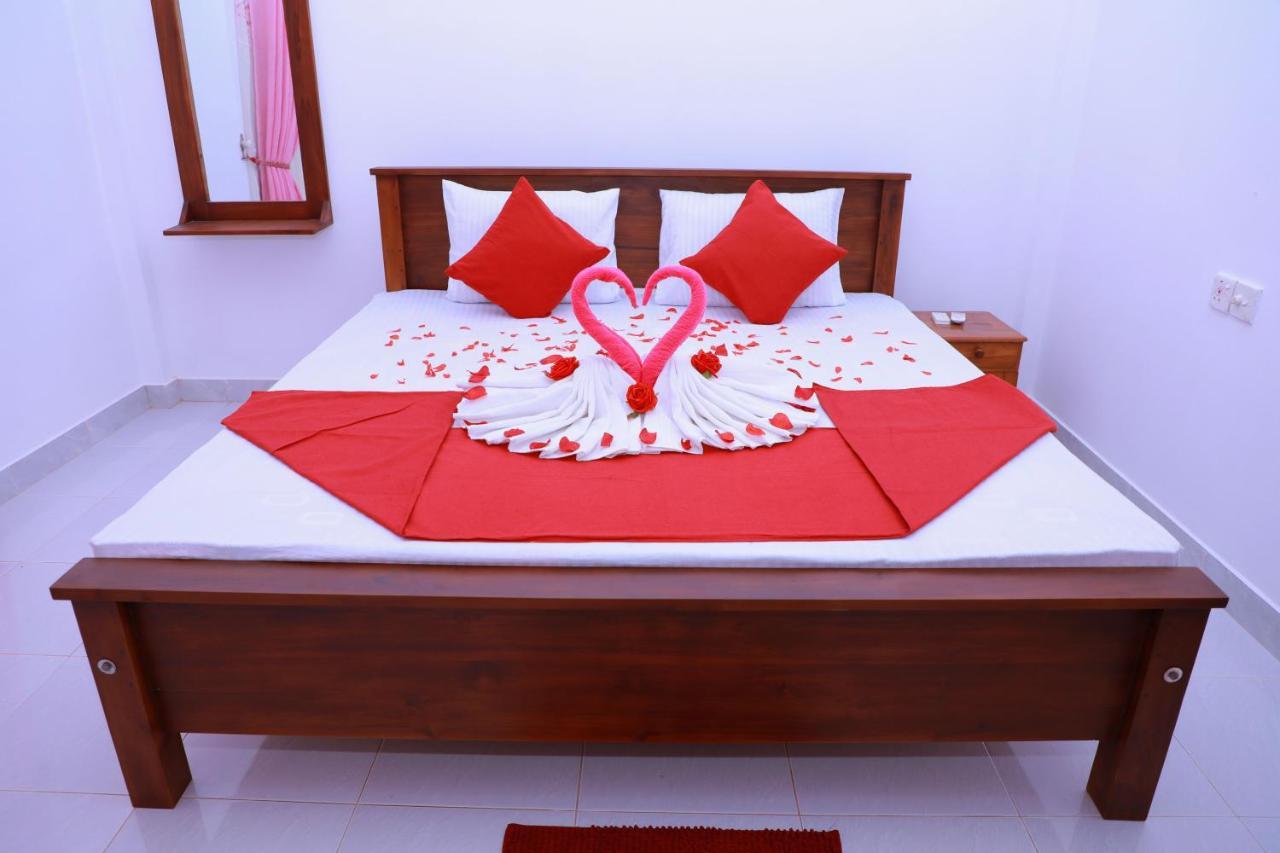 Ehala Family Rest Hotel Anuradhapura Bagian luar foto