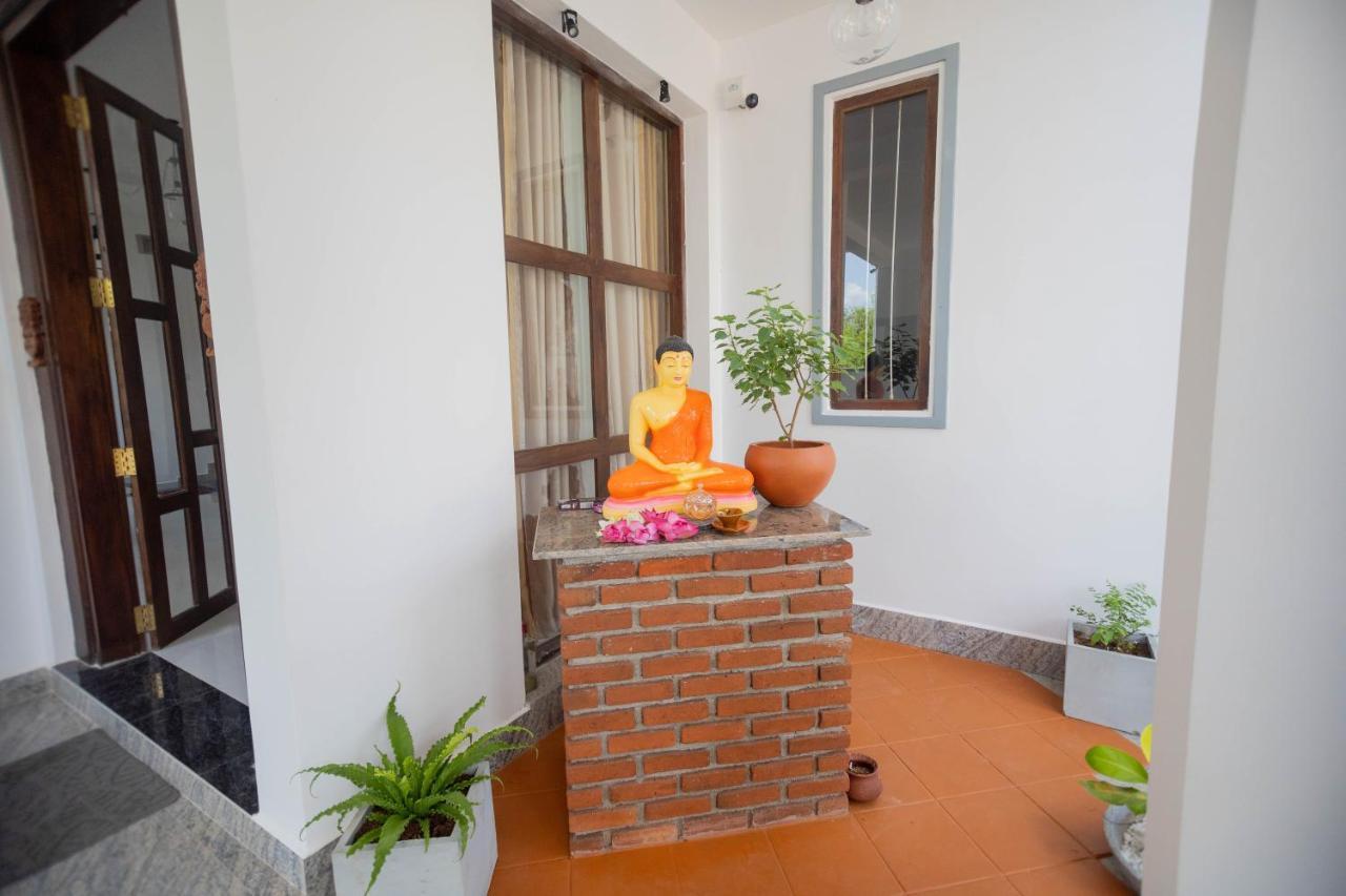 Ehala Family Rest Hotel Anuradhapura Bagian luar foto